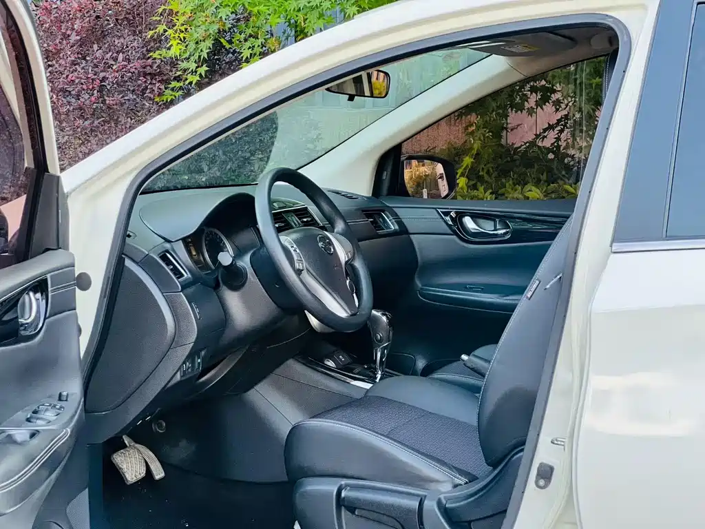 Nissan Tiida — миниатюра 6