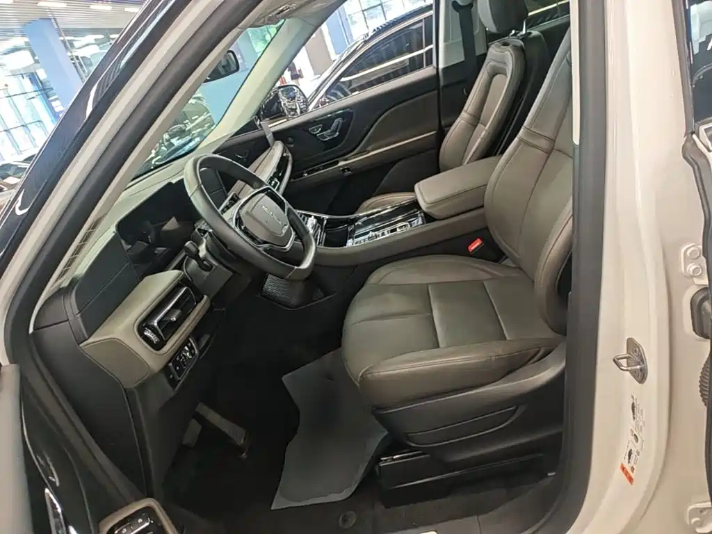 Lincoln Aviator — миниатюра 15