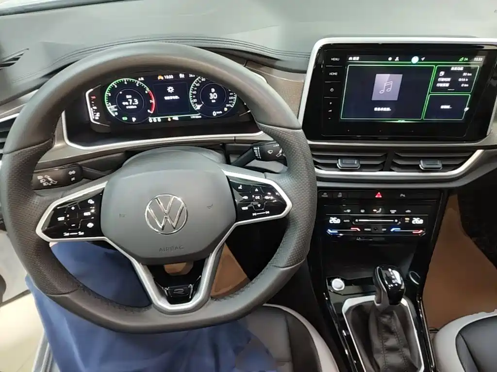 Volkswagen T-Roc — миниатюра 10