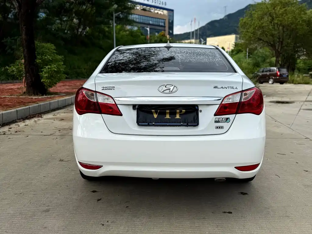 Hyundai Elantra — миниатюра 5