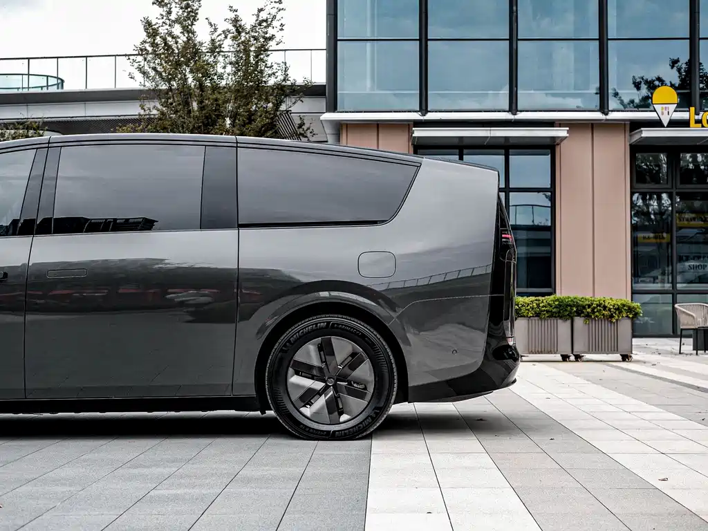 Li Auto Li MEGA — миниатюра 5