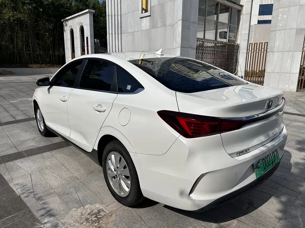 Changan Eado New Energy — миниатюра 4