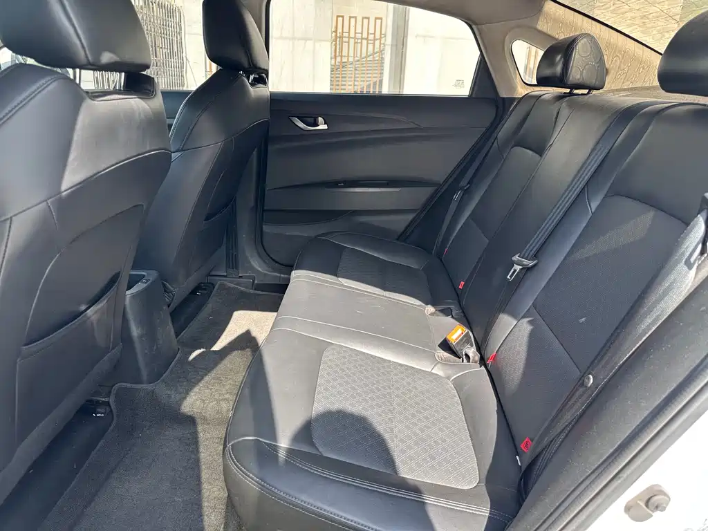 Changan Eado New Energy — миниатюра 6