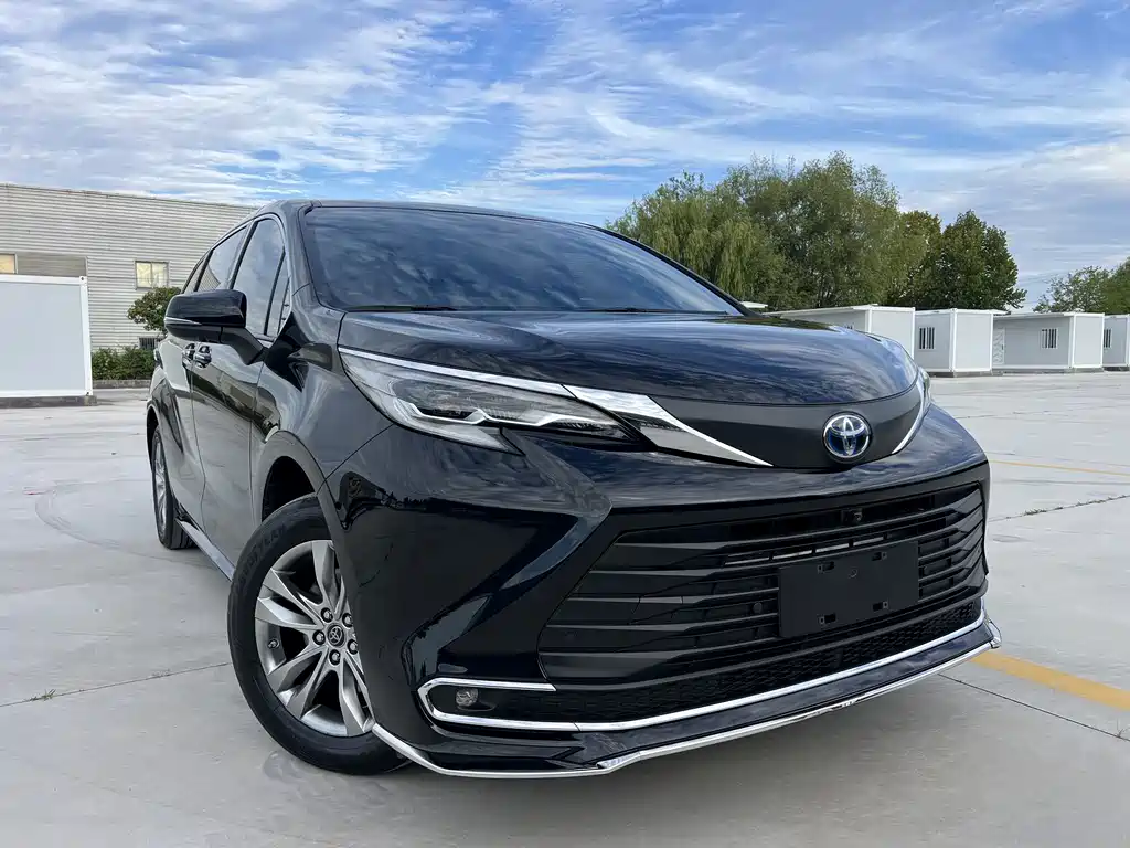 Toyota Sienna — миниатюра 3