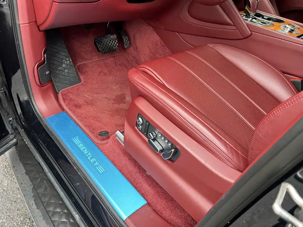 Bentley Bentayga — миниатюра 7
