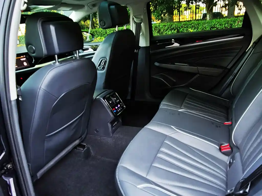 Volkswagen Passat — миниатюра 12