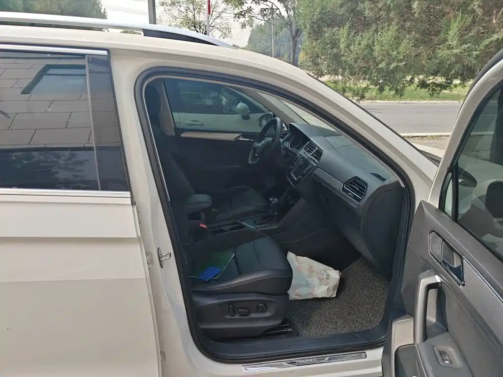 Volkswagen Tiguan L — миниатюра 19