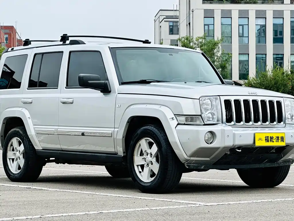 Jeep Commander Classic — миниатюра 3