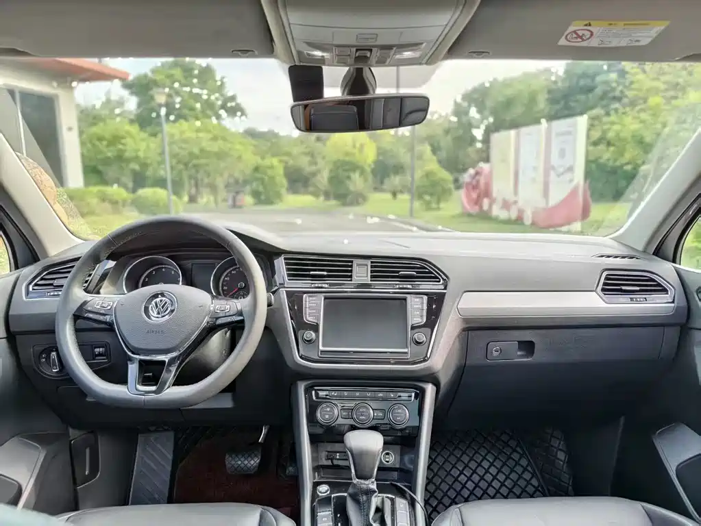 Volkswagen Tiguan L — миниатюра 9