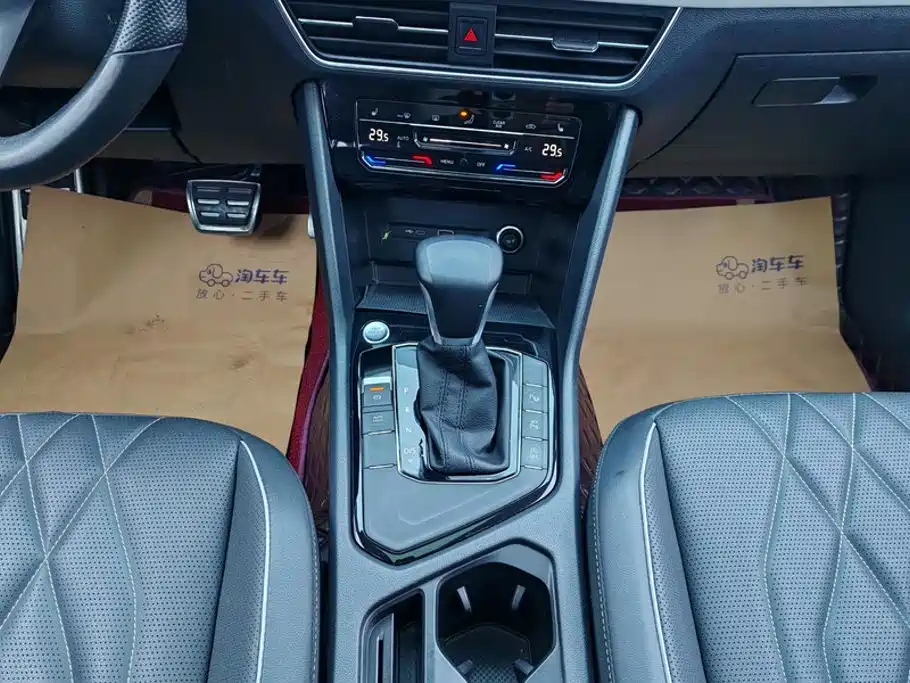 Volkswagen Tiguan L — миниатюра 16