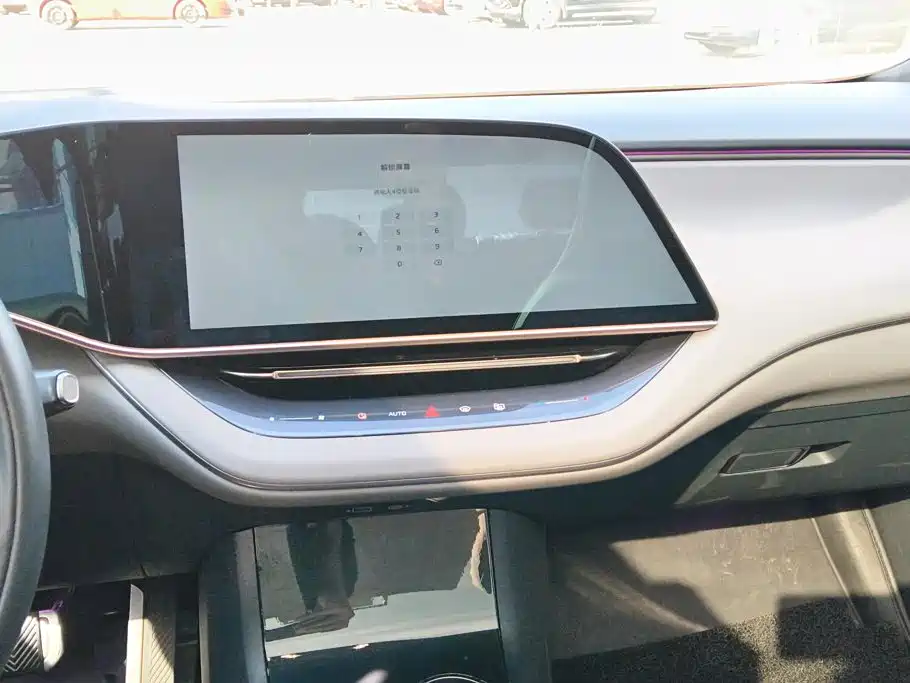 Hongqi Hongqi EH7 — миниатюра 13