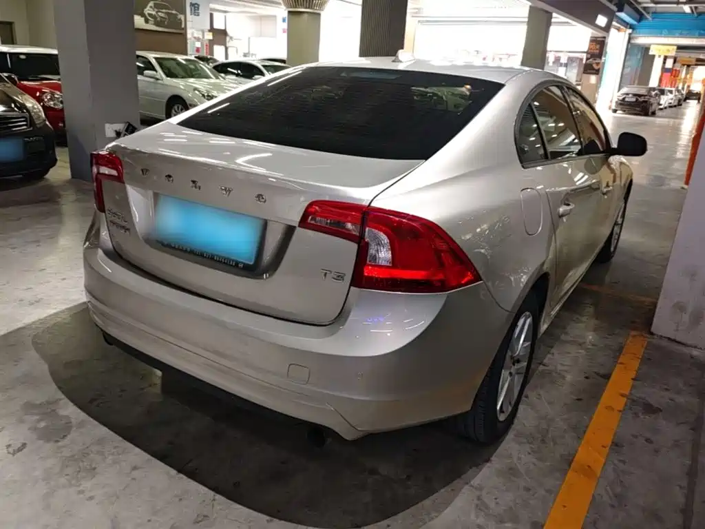 Volvo S60 — миниатюра 7