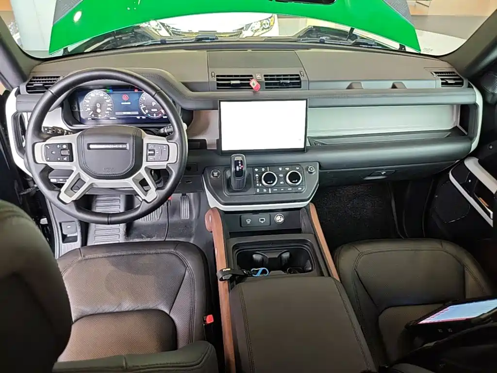 Land Rover Defender — миниатюра 10