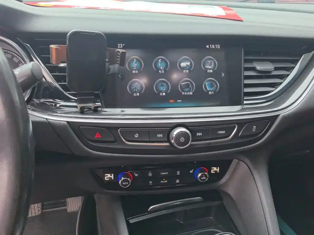 Buick Regal — миниатюра 13