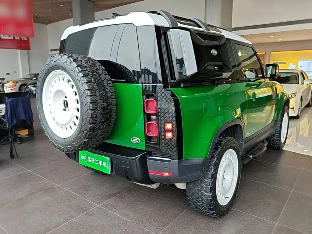 Land Rover Defender — миниатюра 7