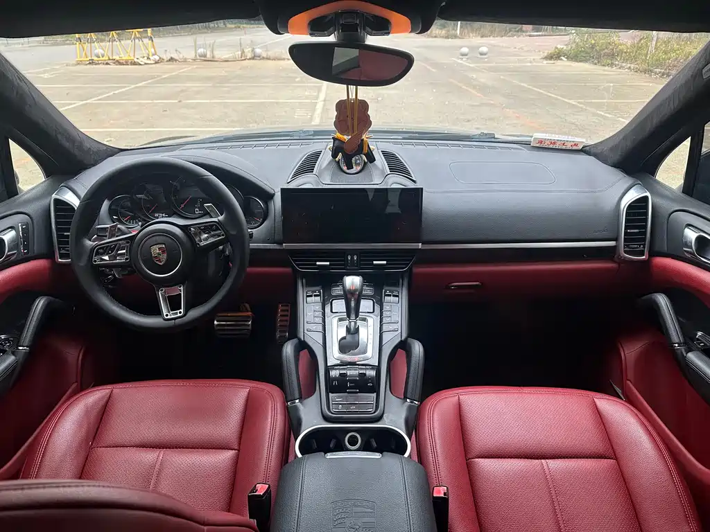 Porsche Cayenne — миниатюра 9