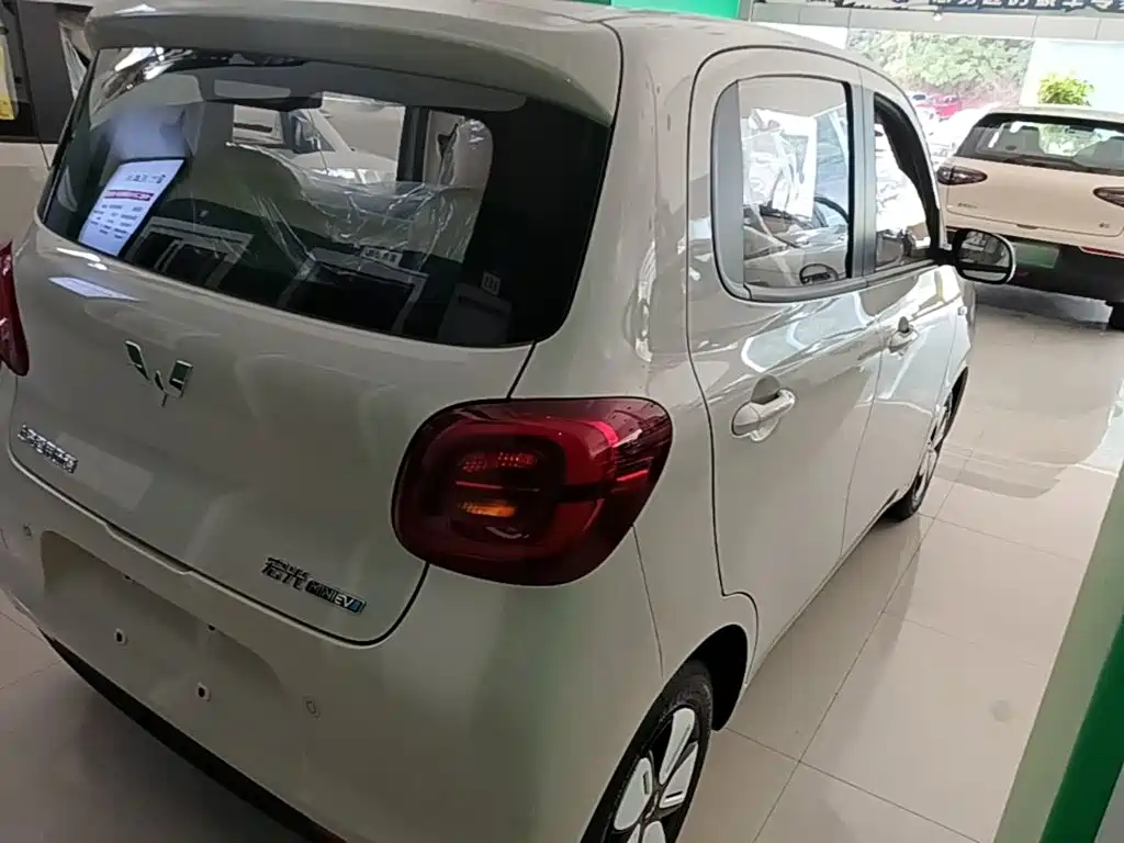 Wuling MINIEV — миниатюра 7