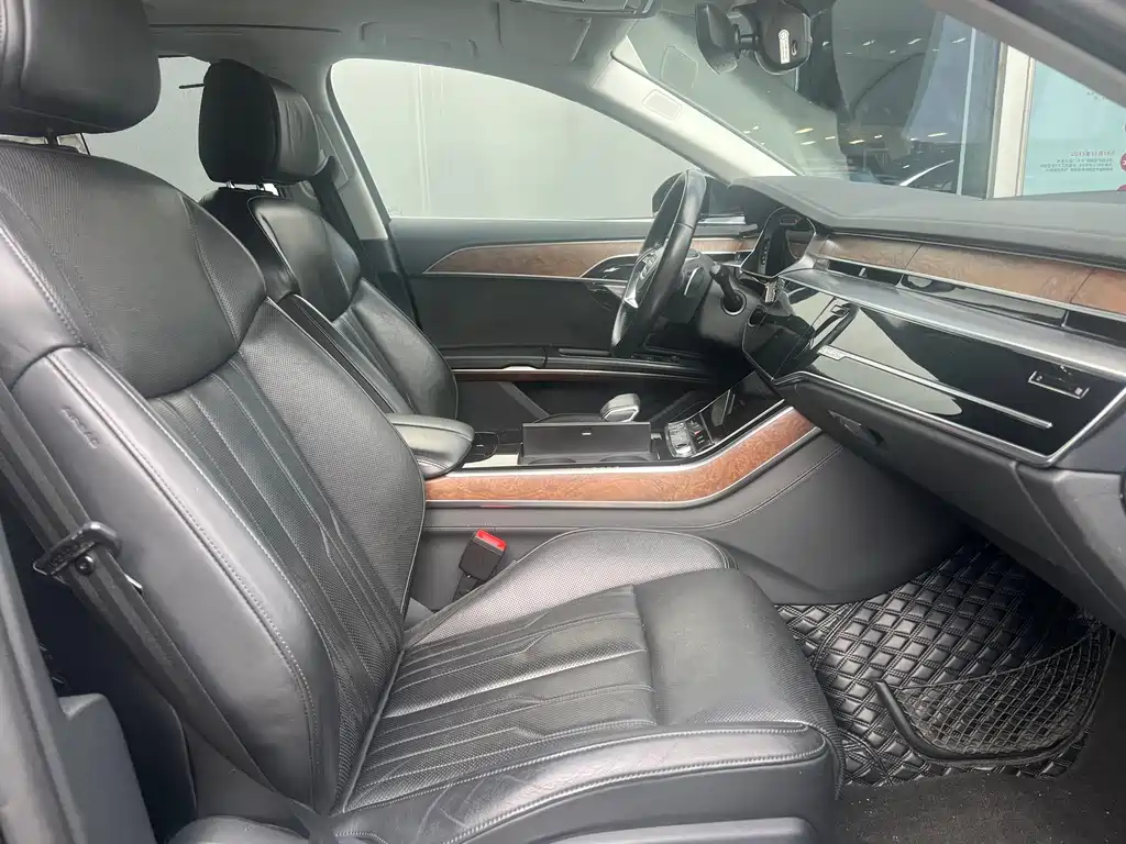 Audi A8 — миниатюра 7