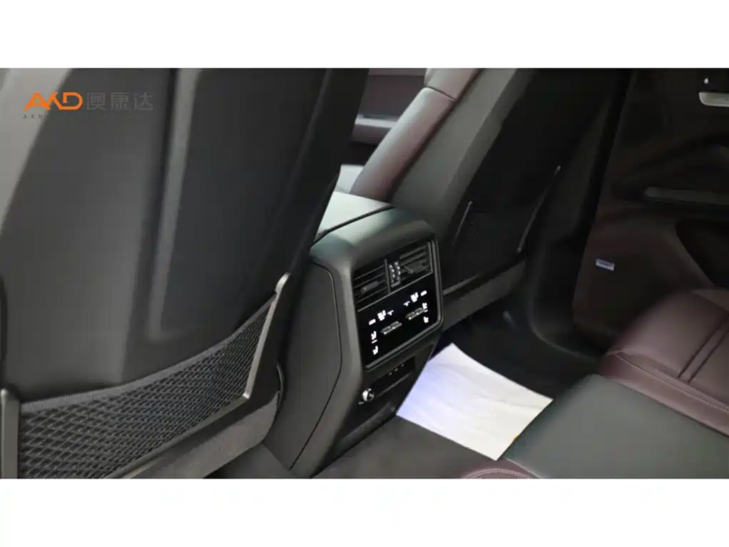 Porsche Cayenne — миниатюра 9