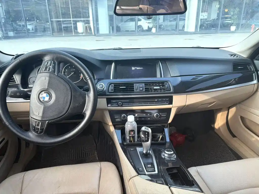 BMW 5 Series — миниатюра 6