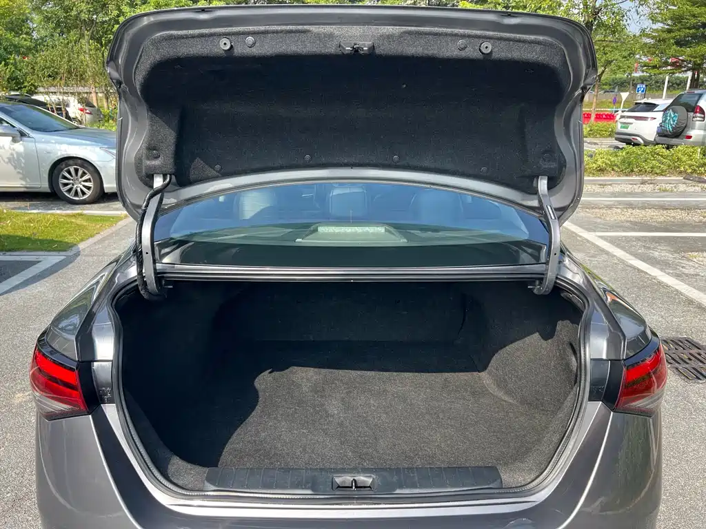 Nissan Sylphy — миниатюра 9
