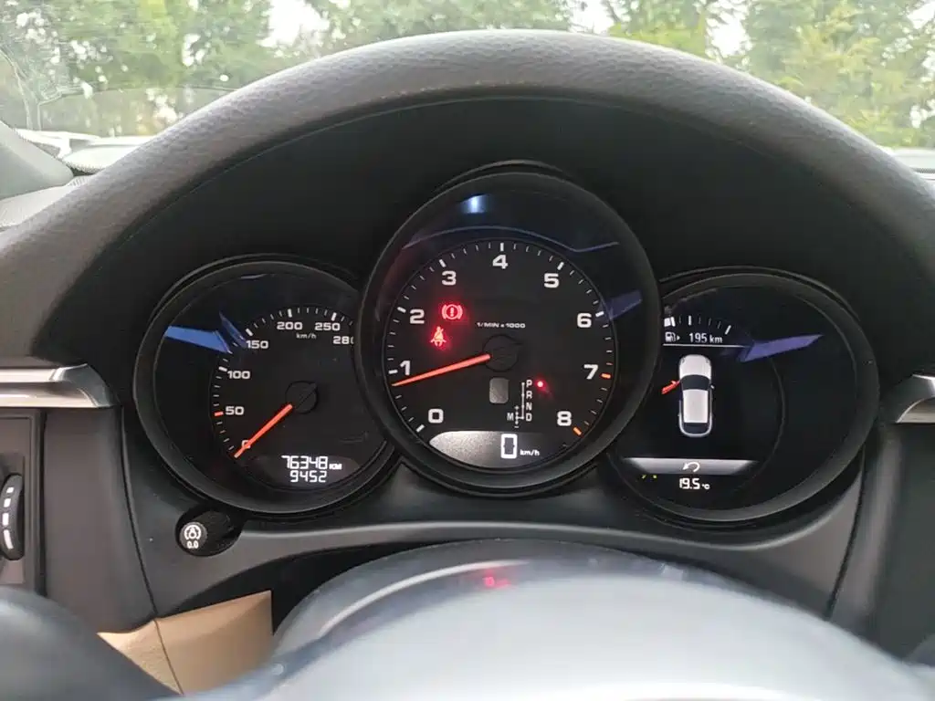 Porsche Macan — миниатюра 12
