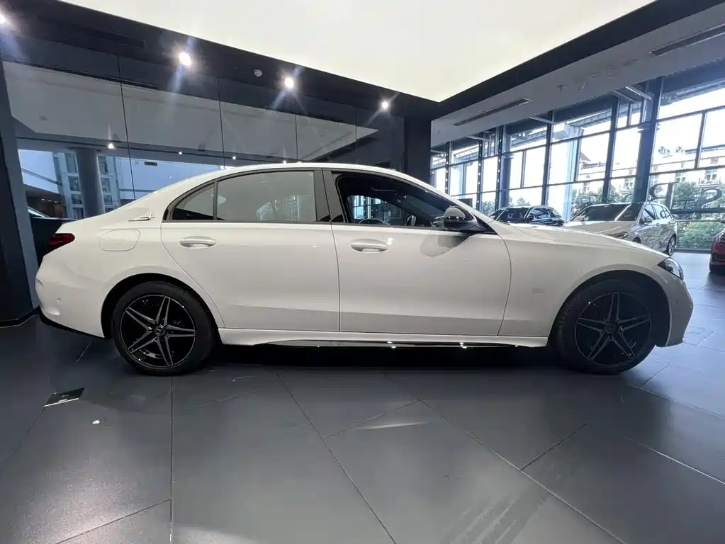 Mercedes-Benz C-Class — миниатюра 17