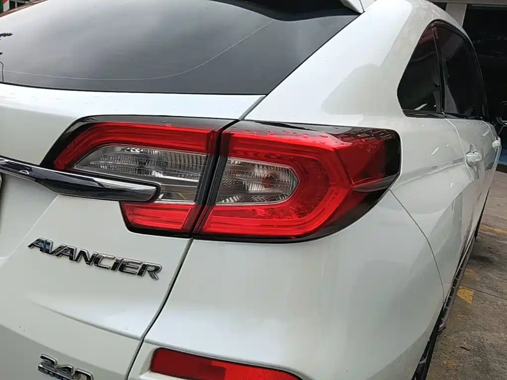 Honda Avancier — миниатюра 8