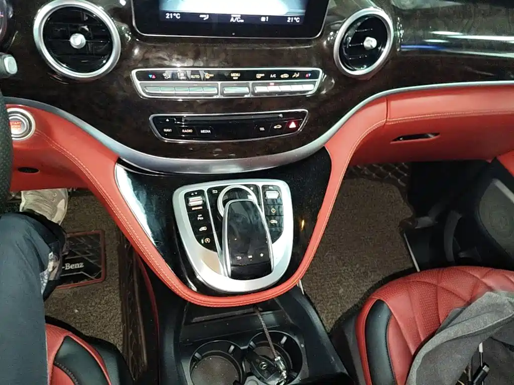 Mercedes-Benz V-Class — миниатюра 14