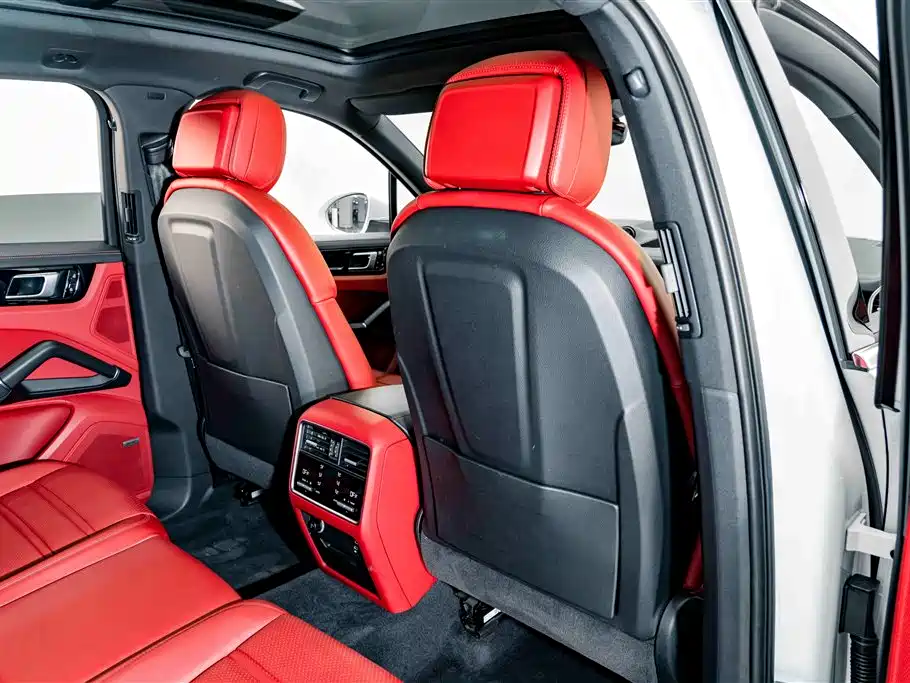 Porsche Cayenne — миниатюра 22