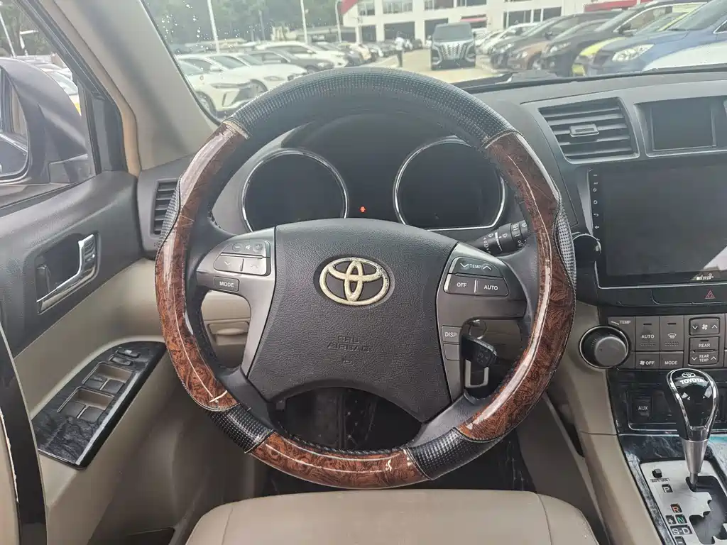 Toyota Highlander — миниатюра 8