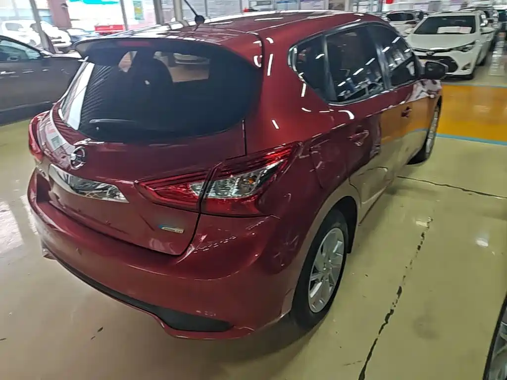 Nissan Tiida — миниатюра 7
