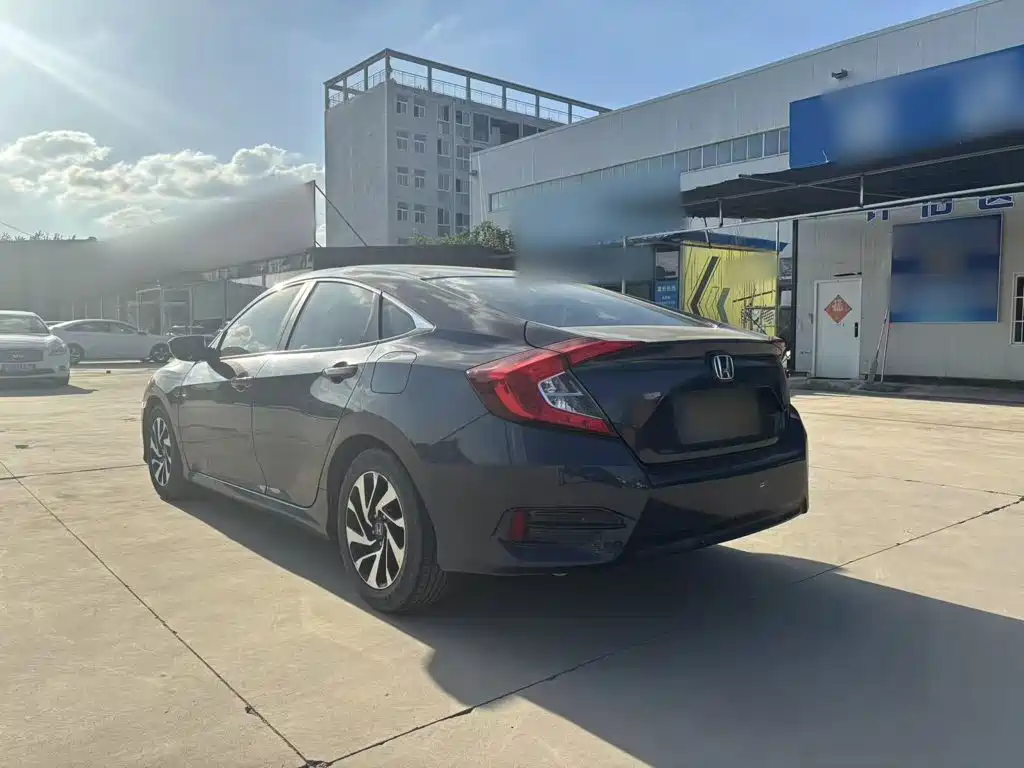 Honda Civic — миниатюра 7