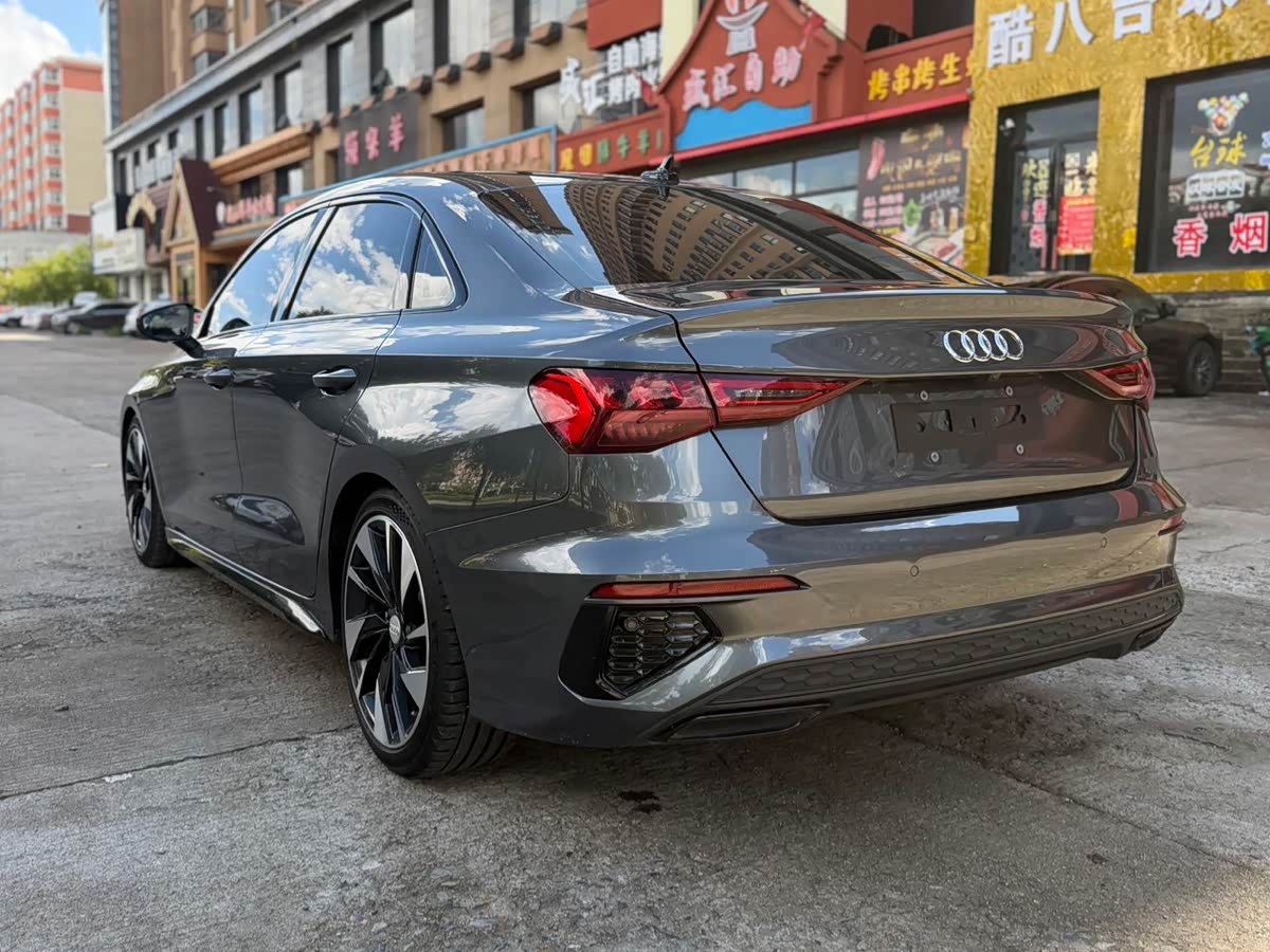 Audi A3 1.4 л 2022 г. Серебристо-серый, пробег 42000 км