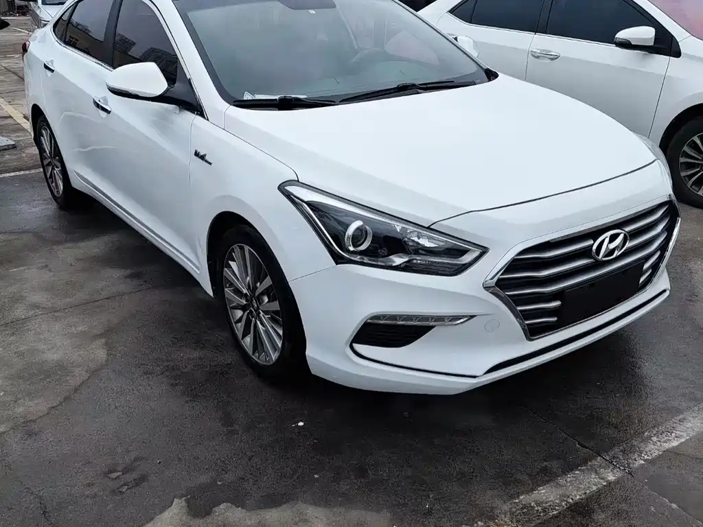 HYUNDAI NAME PICTURE