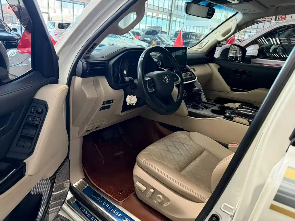 Toyota Land Cruiser — миниатюра 4