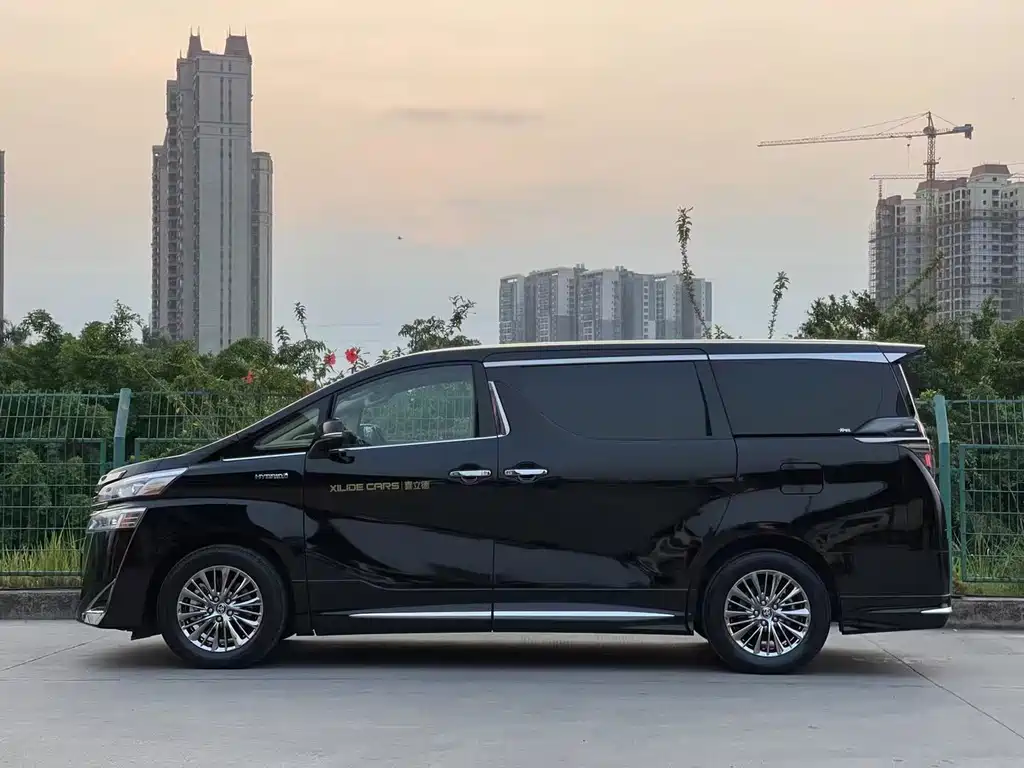 Toyota Vellfire — миниатюра 3