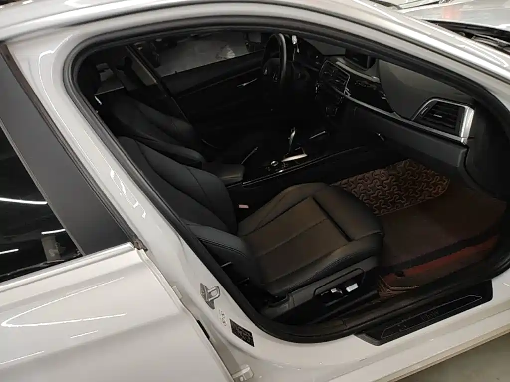 BMW 3 Series — миниатюра 25