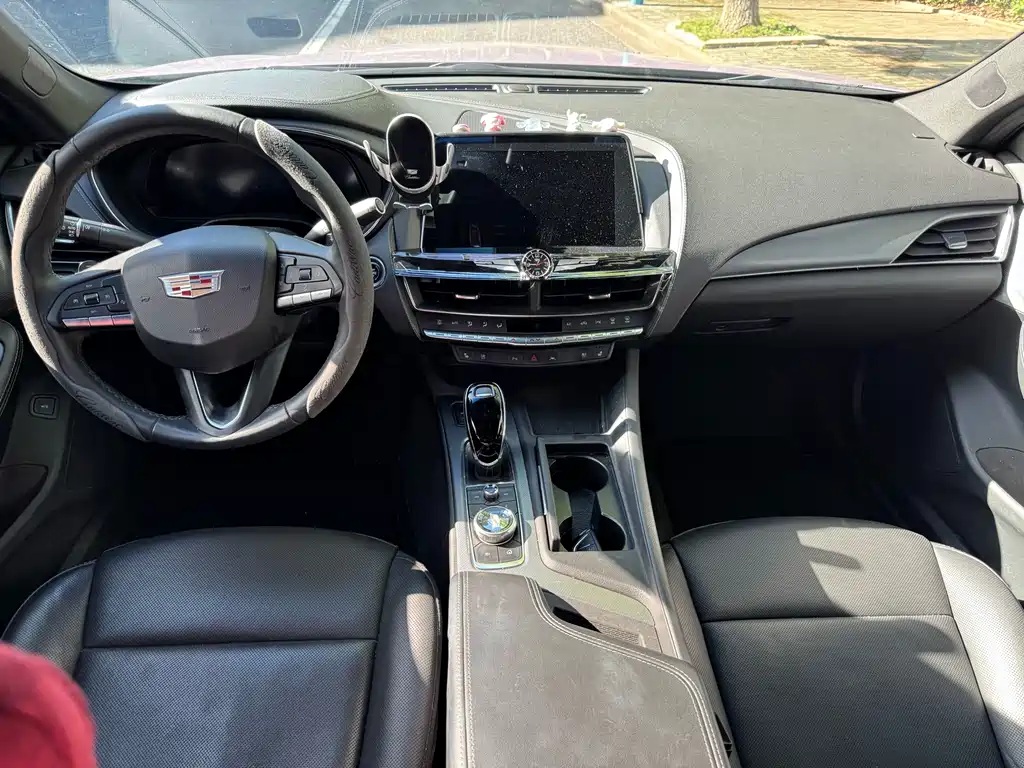 Cadillac CT5 — миниатюра 8