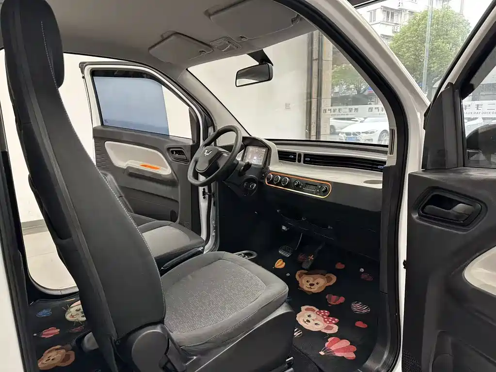 Wuling MINIEV — миниатюра 6