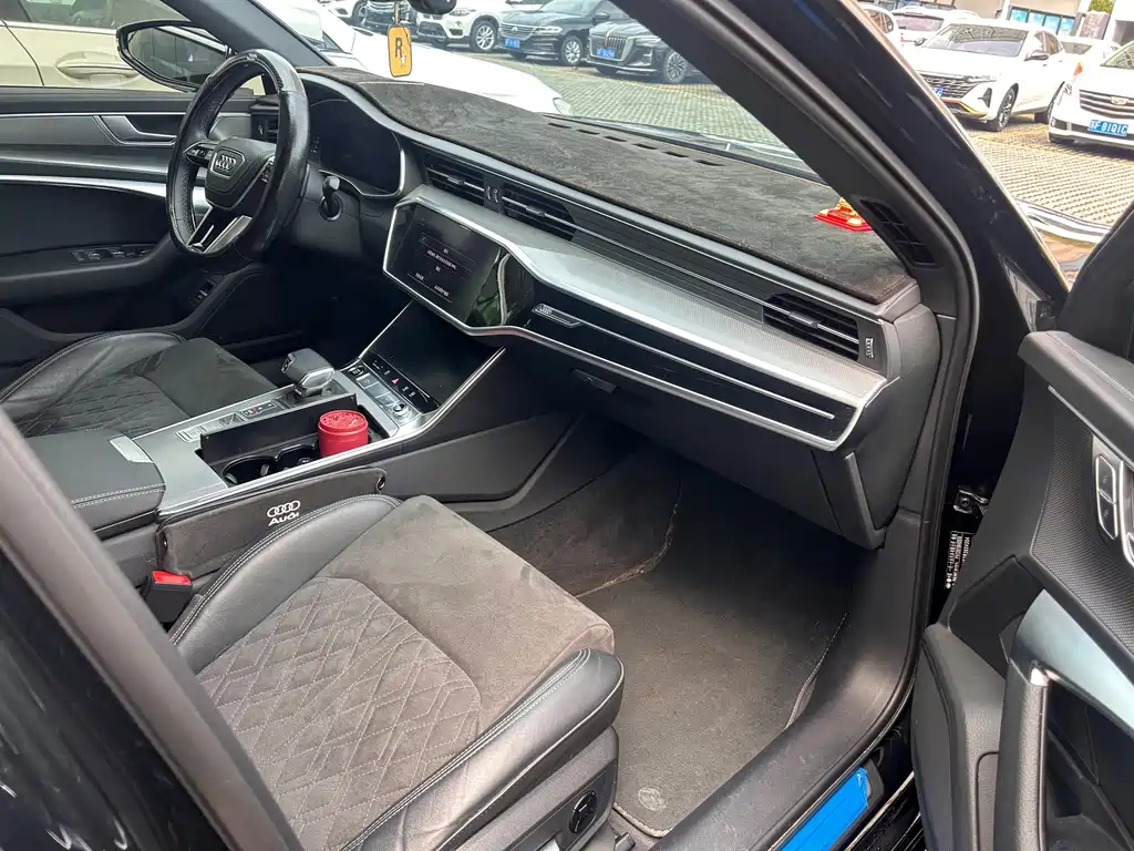 Audi A6L — миниатюра 12