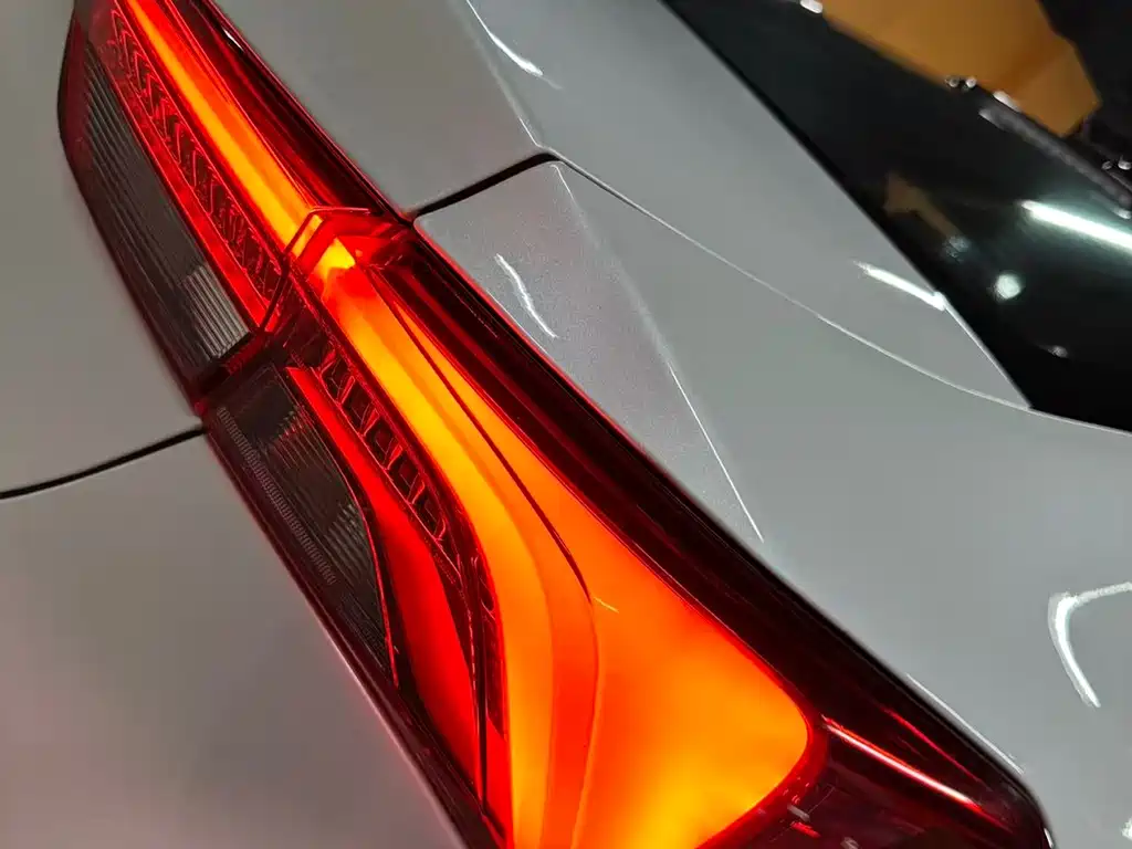 Buick Verano — миниатюра 15