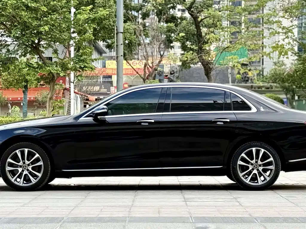 Mercedes-Benz E-Class — миниатюра 4
