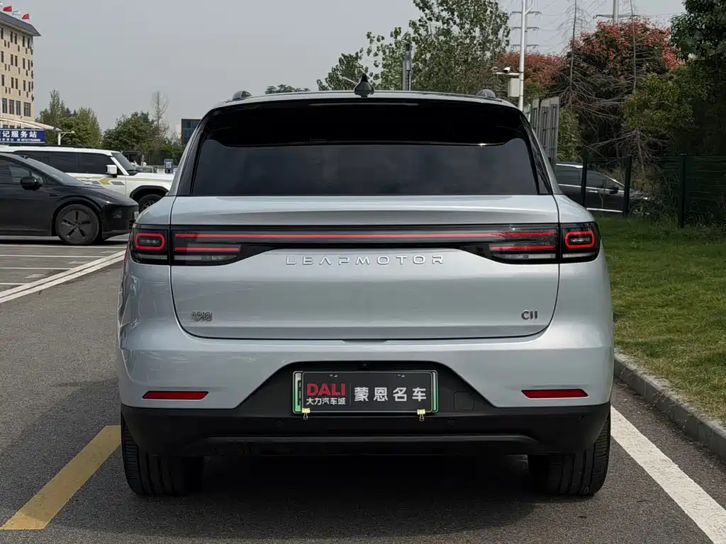 Leapmotor Leapmotor C11 — миниатюра 5