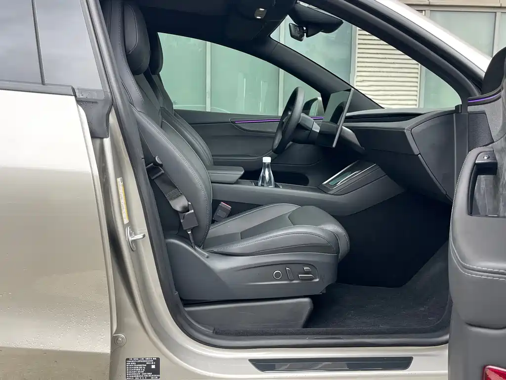 Tesla Model Y L — миниатюра 6