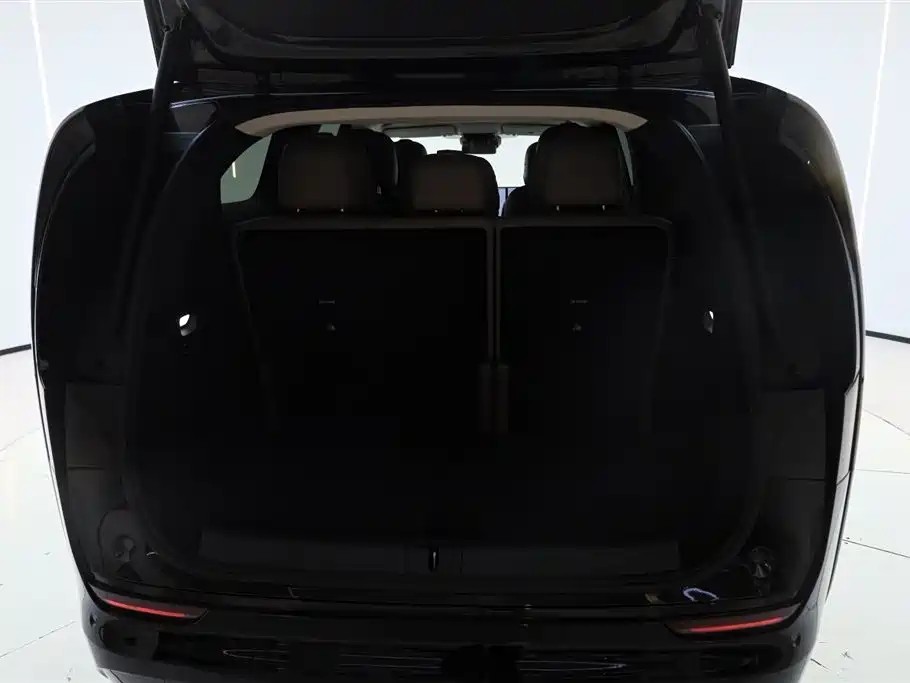 Li Auto MEGA 2025 Ultra