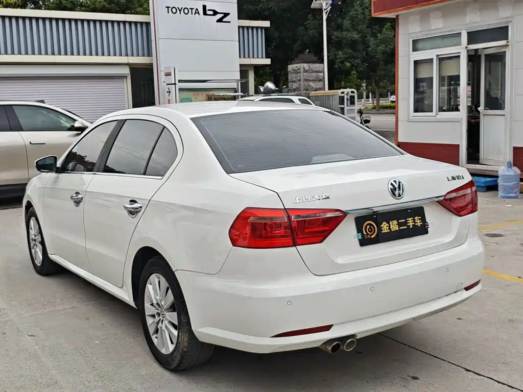 Volkswagen Lavida — миниатюра 2