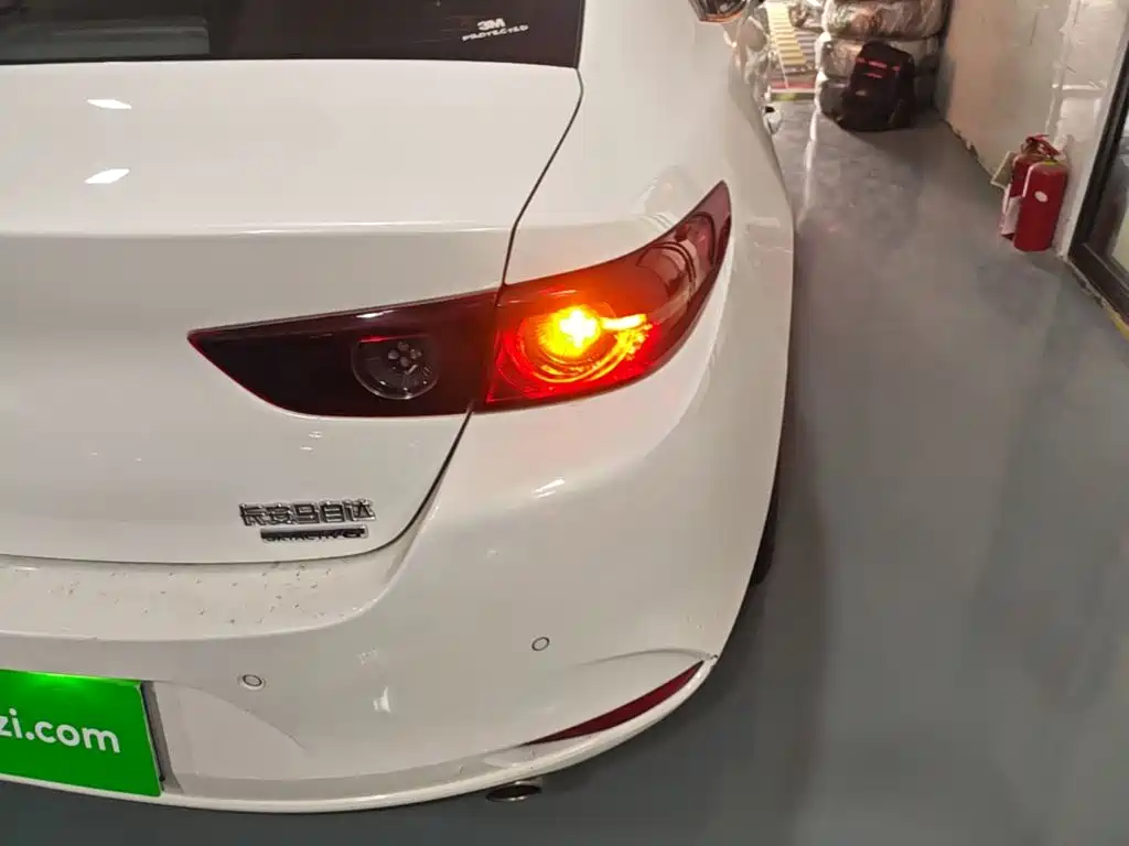 Mazda 3 Axela — миниатюра 8
