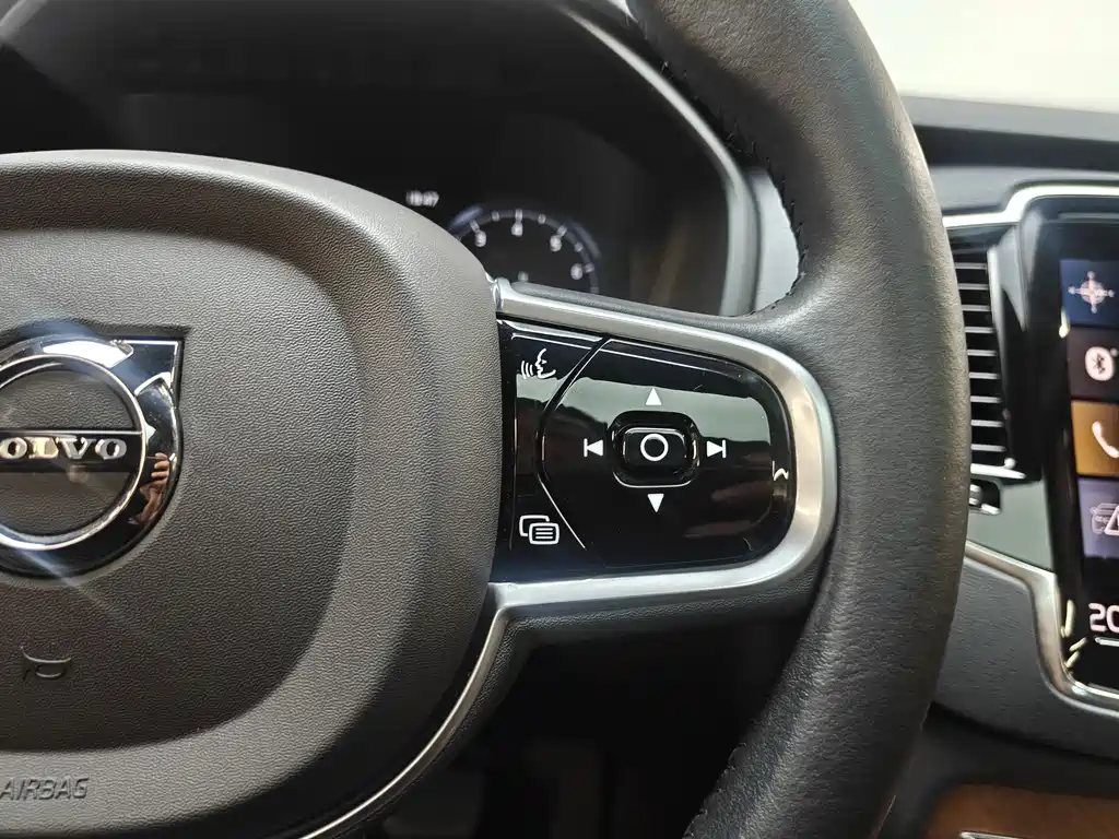 Volvo XC90 2021 B6 Luxury 7 мест