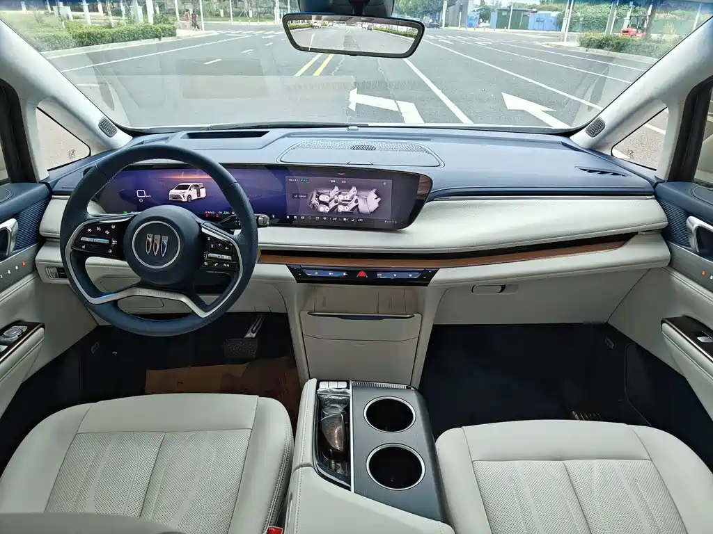 Buick GL8 Hybrid — миниатюра 7